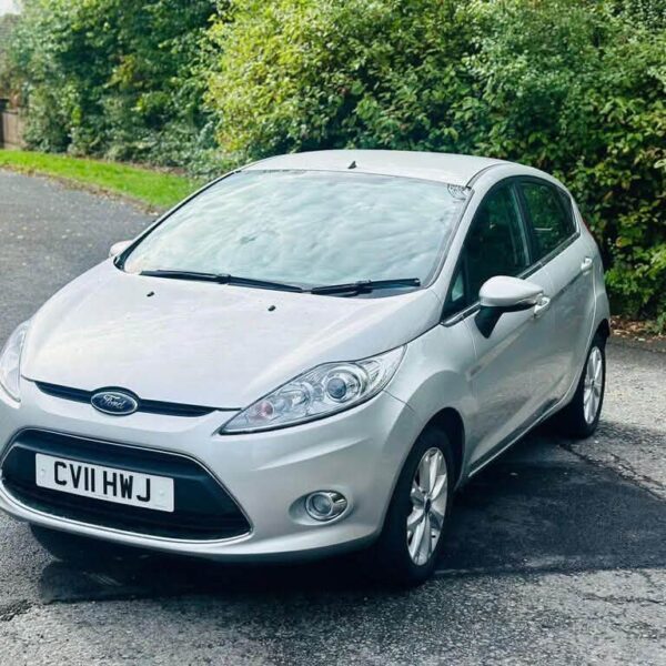 2011 FORD FIESTA