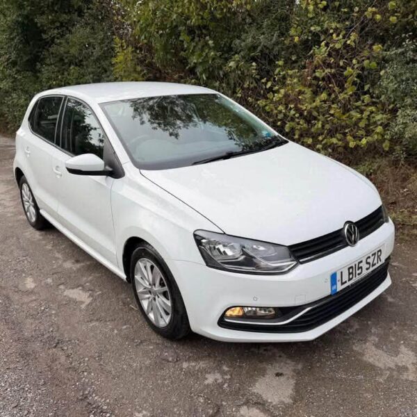 2015 VOLKSWAGEN POLO
