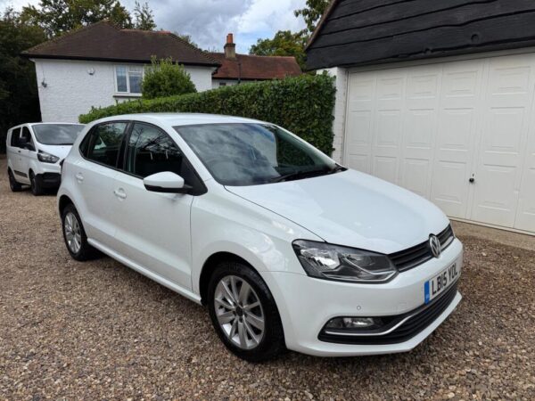 2015 VOLKSWAGEN POLO